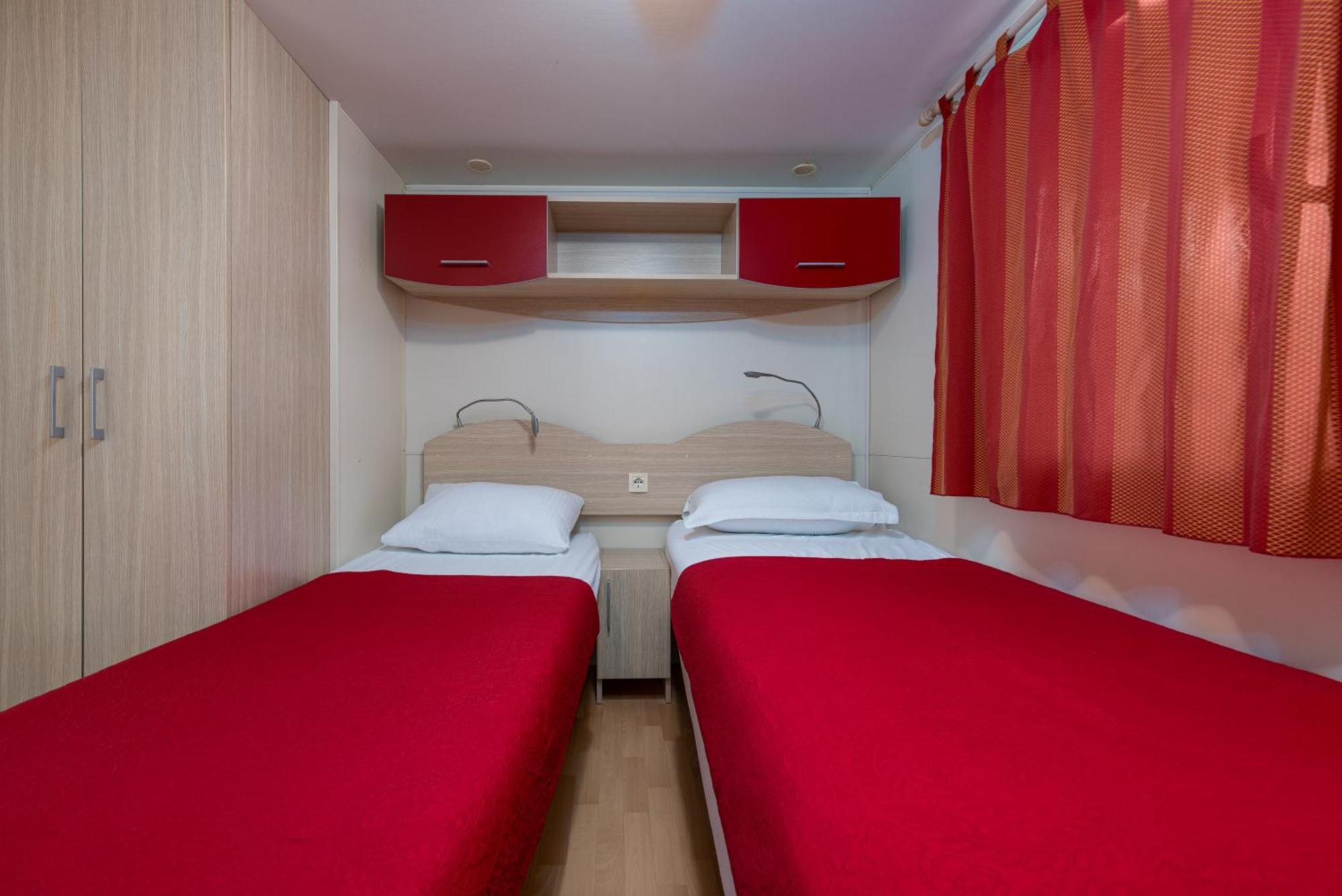 Camp Mrkva Mobile Homes With Pool Sukosan Bagian luar foto