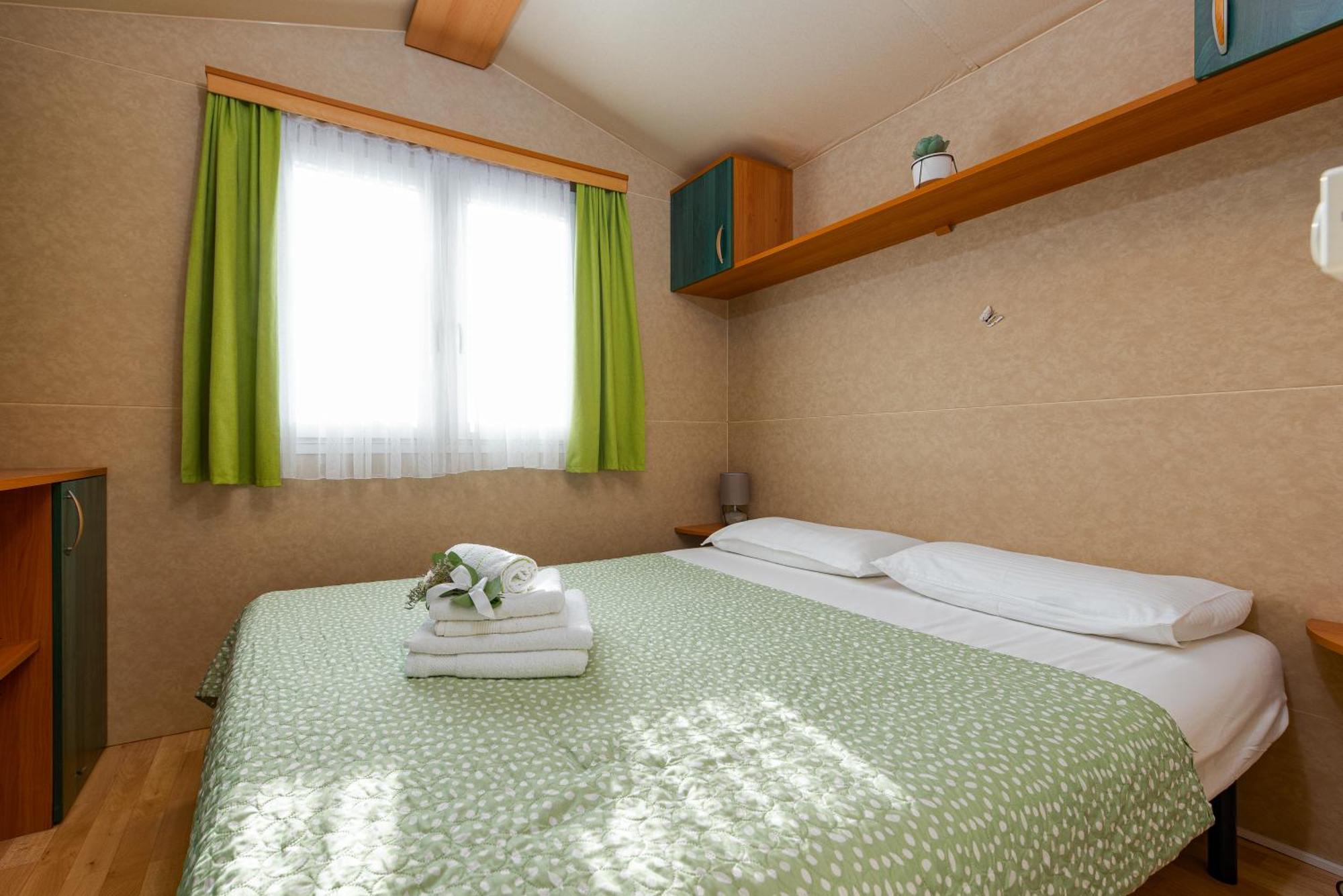 Camp Mrkva Mobile Homes With Pool Sukosan Bagian luar foto