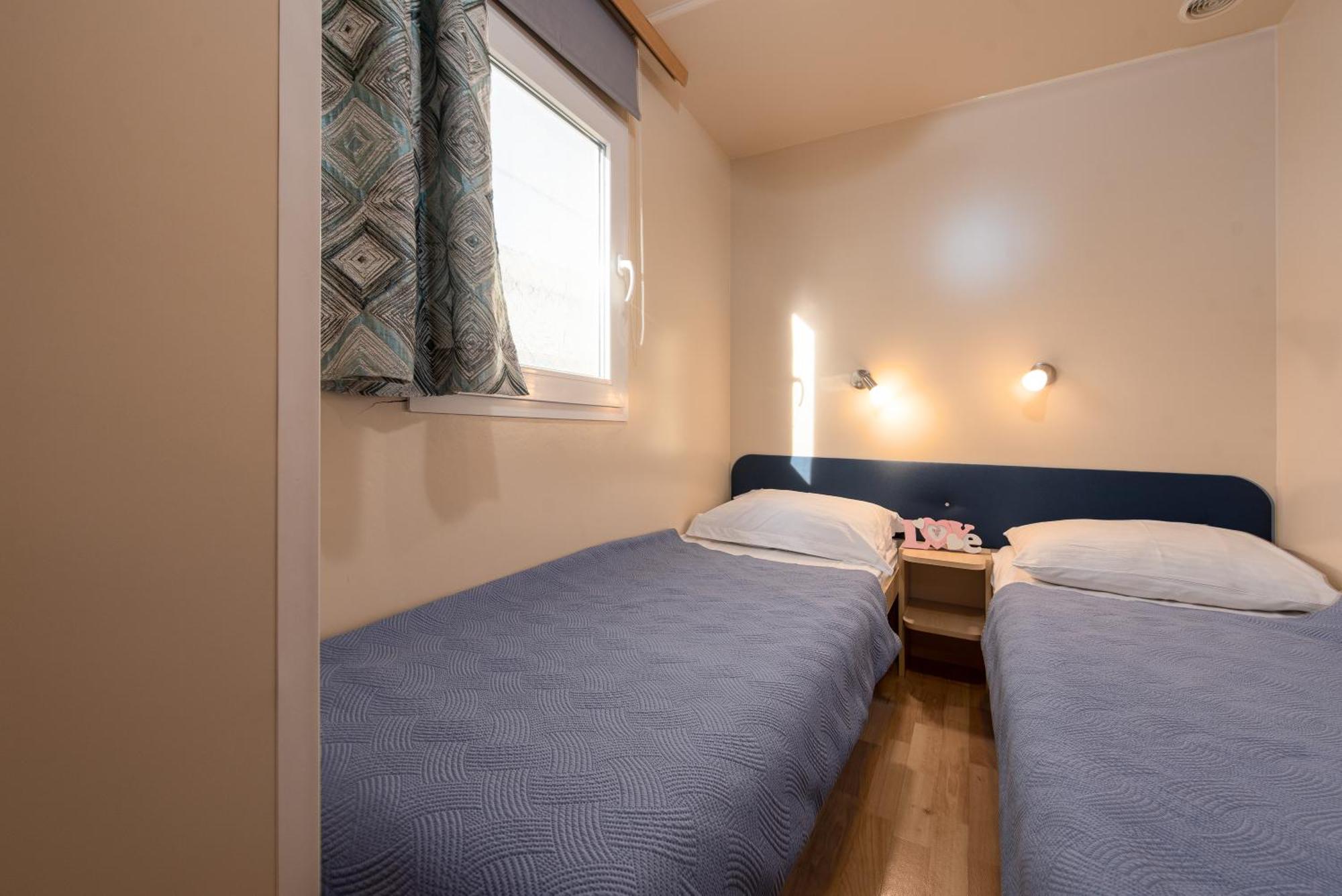 Camp Mrkva Mobile Homes With Pool Sukosan Ruang foto
